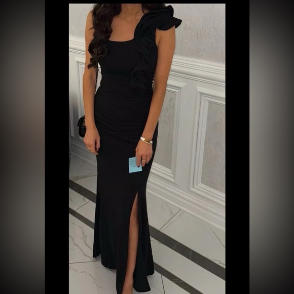 Elegant Black Evening Gown Emerald Sundae Juniors High-Slit Gown Black S Dress - Picture 3 of 11